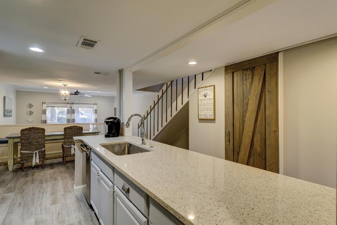 Luxury Updated New Kitchen New Floors, New Tvs, Bikes & Beach Gear Included Хилтън Хед Айлънд Екстериор снимка
